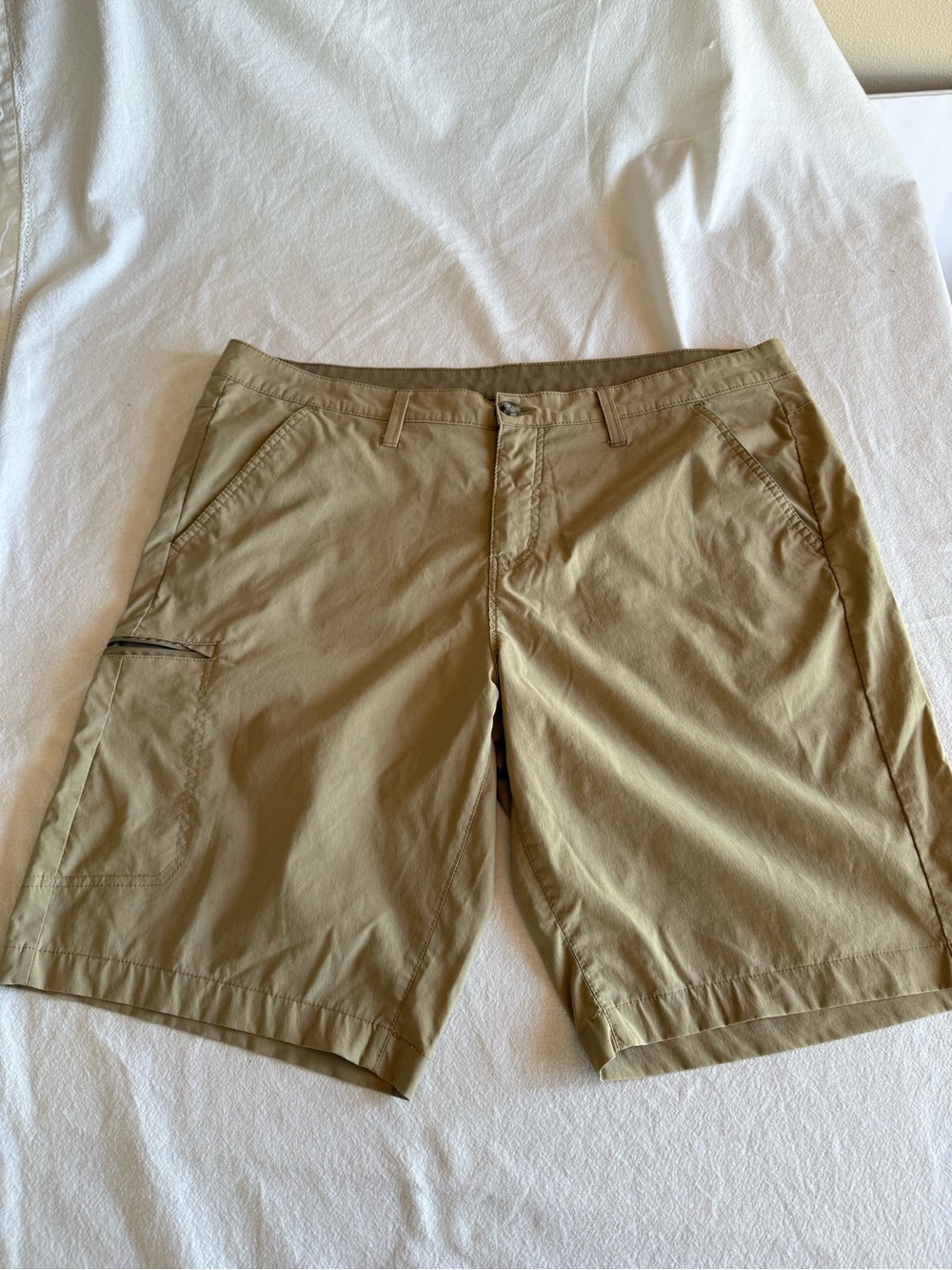 Eddie Bauer -Light Weight Tan Cargo Shorts